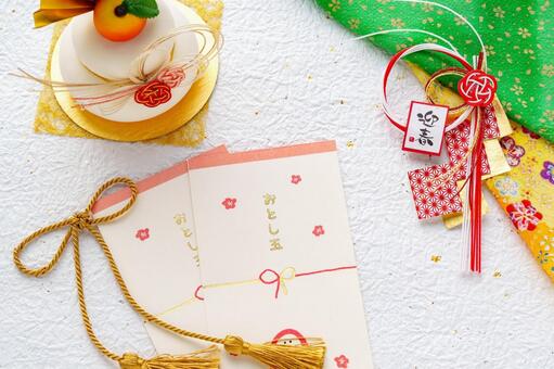 お年玉のポチ袋と鏡餅 お年玉,ポチ袋,鏡餅の写真素材