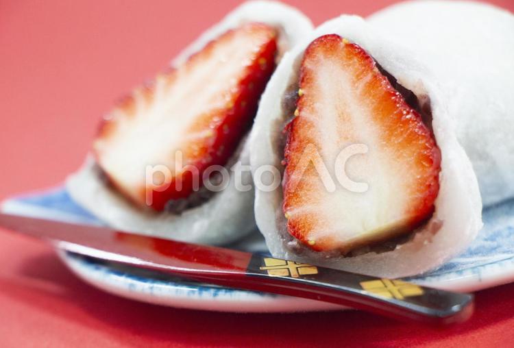 いちご大福 いちご大福,大福もち,苺大福の写真素材