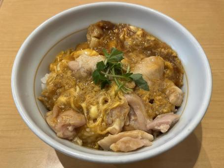 親子丼 親子丼,鶏肉,卵の写真素材