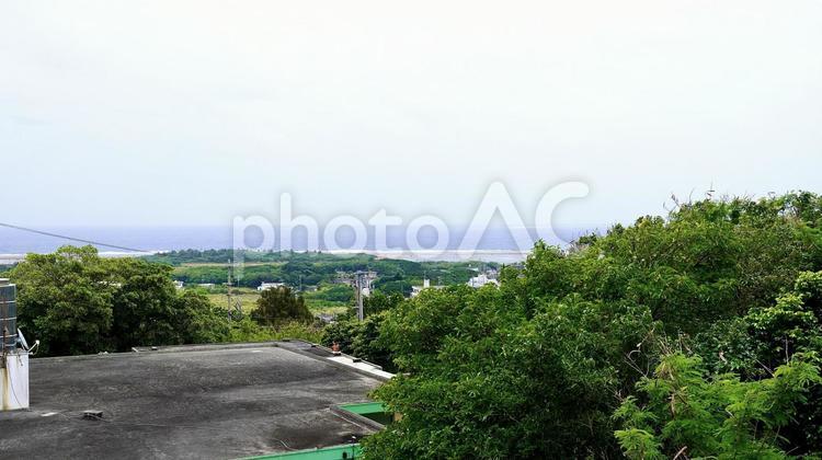 沖縄県津堅島のにんじん展望台からの風景 にんじん展望台,津堅,空の写真素材