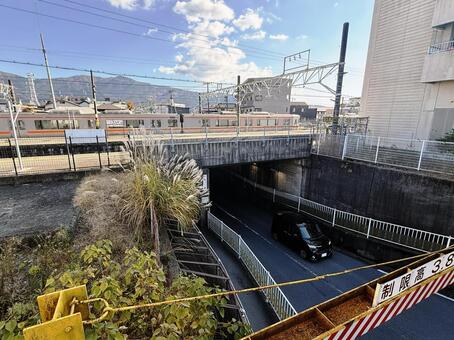 駅のホームと車のトンネル 駅,道,ホームの写真素材