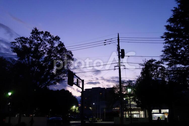 夕暮れの街角 夕暮れ,街角,冬の写真素材