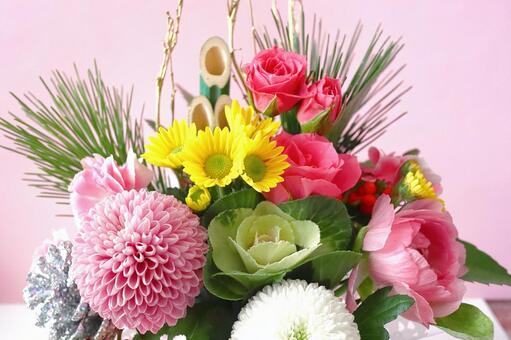 お正月のフラワーアレンジメント フラワーアレンジ,正月,花の写真素材