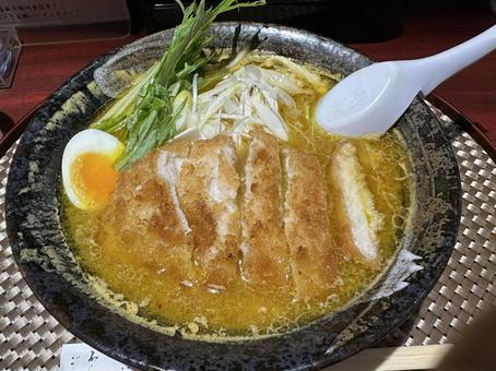カツのせカレー味噌ラーメン カツのせカレー味噌ラーメン カレー,味噌ラーメン,カツの写真素材