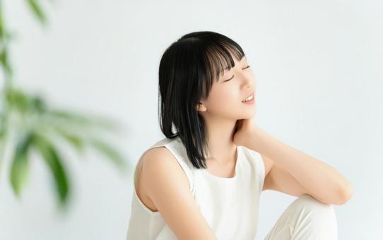 若い日本人女性の美容イメージ 若い日本人女性の美容イメージ 女性,美容,笑顔の写真素材