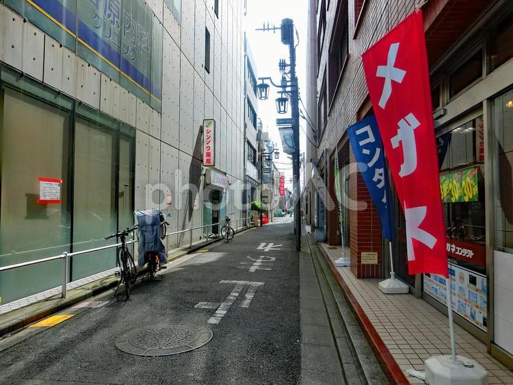 商店街の路地裏 路地,下町,店の写真素材