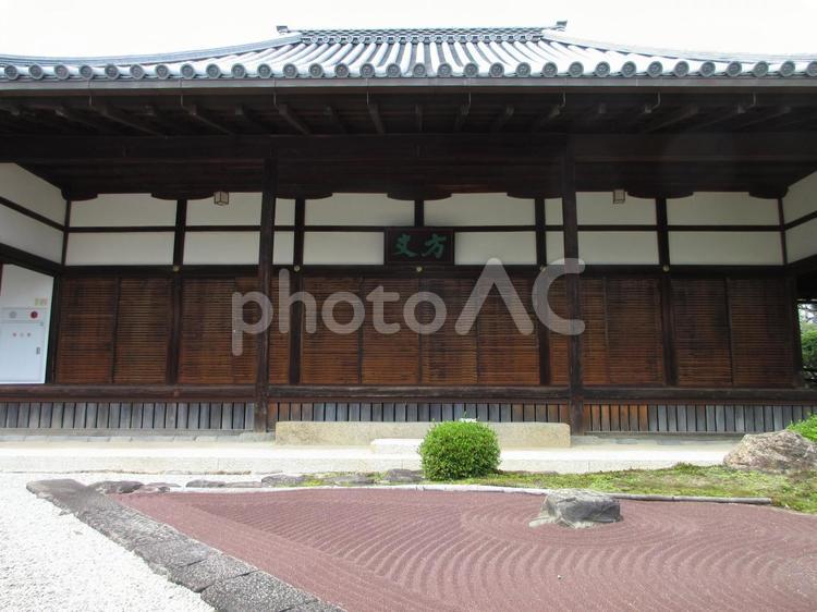 奈良県-當麻寺-奥院-大方丈と庭園 當麻寺,寺,二上山の写真素材