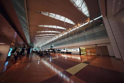 羽田空港第2ターミナル国内線出発ロビー 羽田空港第2ターミナル国内線出発ロビーの写真