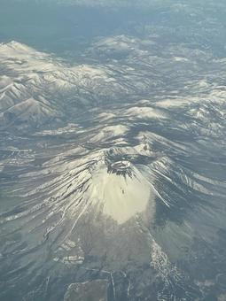 上空からみた山 上空からみた山の写真