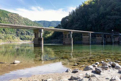 沈下橋 浅尾沈下橋,橋,四国の写真素材