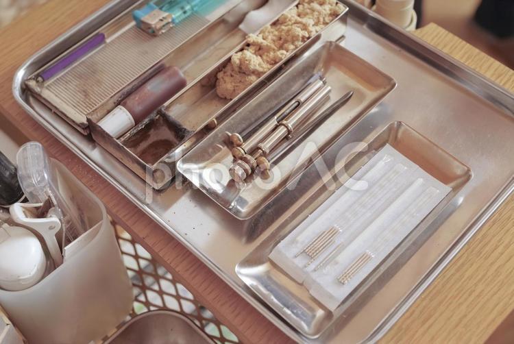 鍼灸院で使用する針治療の道具一式 鍼灸,鍼,鍼灸治療の写真素材