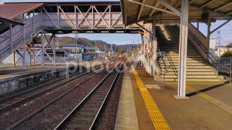 駅のホーム2 駅,ホーム,跨線橋の写真素材