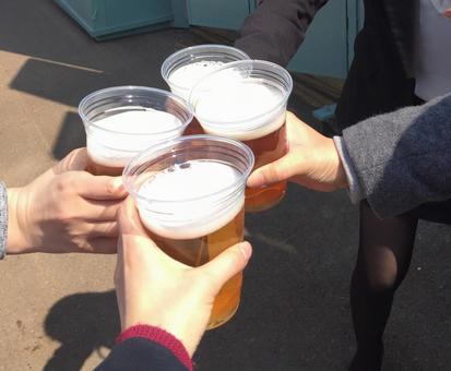 乾杯 乾杯 ビール,乾杯,女子会の写真素材