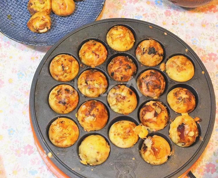 全部ひっくり返したタコヤキ たこ焼き,たこやき,裏返しの写真素材