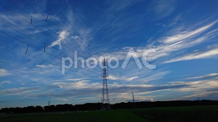 田舎の風景 田園,鉄塔,空の写真素材