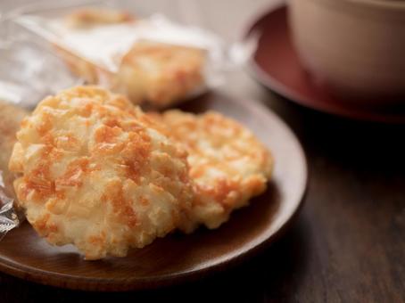 雲丹煎餅 おせんべい 雲丹煎餅 おせんべい 雲丹煎餅,おせんべい,おやつの写真素材