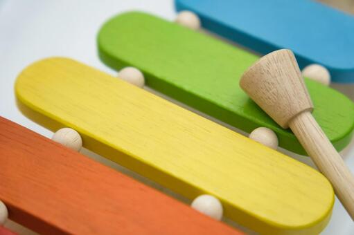 カラフルな知育おもちゃの楽器（接写） 木琴,シロフォン,打楽器の写真素材