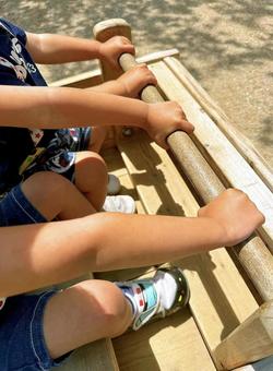 子供の公園遊び 子供の公園遊びの写真