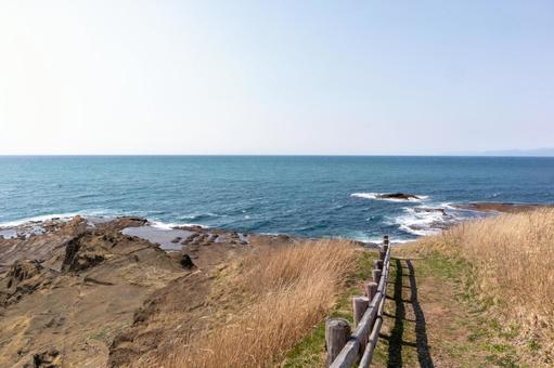 遊歩道と青い海 遊歩道と青い海 江差,カモメ島,カモメの散歩道の写真素材