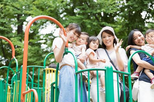ママ友　母親　育児　 ママ友,公園,女性の写真素材