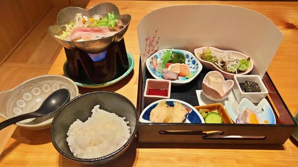 冬の和食御膳と鍋料理 冬の和食御膳と鍋料理 料理,日本食,和風の写真素材