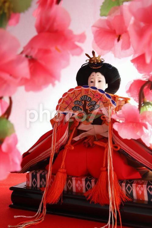 雛人形　お雛様と桃の造花 ひな祭り,お雛様,ひな人形の写真素材
