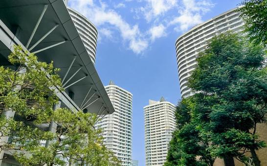 オフィスやマンションが立ち並ぶ美しい街 タワーマンション,オフィスビル,上質の写真素材