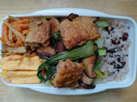 Red rice and stir-fried minced meat and bok choy bento!, JPG Red rice and stir-fried minced meat and bok choy bento!, JPG