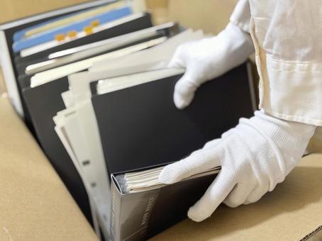 Photo, bookshelf, work gloves, this, 