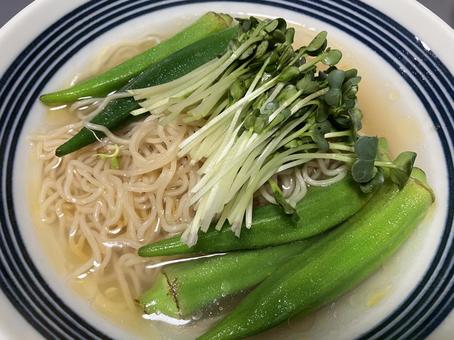 冷やしラーメン 冷やしラーメンの写真