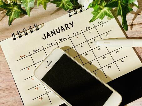 1月カレンダー＋スマホ 1月,カレンダー,スマホの写真素材