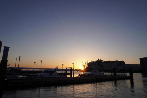 夕暮れ時の風景の写真