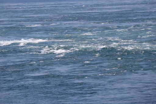 白波のある青い海面の海のアップ 白波のある青い海面の海のアップ 白波,青い,海面の写真素材