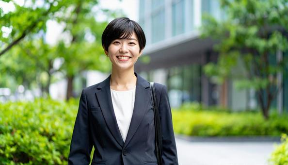 働く女性 働く女性の写真