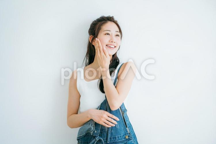 若い日本人女性の美容イメージ 美容,ビューティー,スキンケアの写真素材