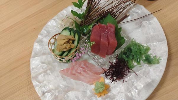 刺し盛 お造り マグロ タイ うに 刺身 刺し盛 お造り マグロ タイ うに 刺身 刺し盛,盛り合わせ,3点盛の写真素材