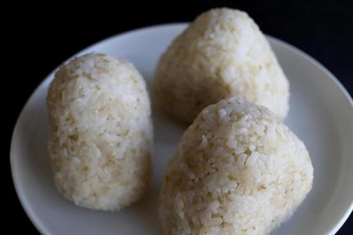 塩むすび おにぎり,塩味,塩むすびの写真素材