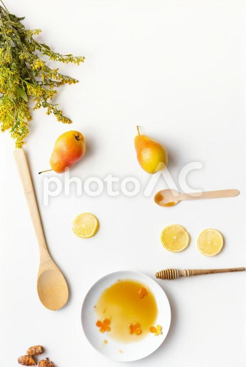 ミモザと木べらと蜂蜜 瓶,ジャム,天然素材の写真素材