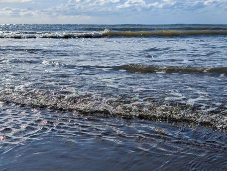 波と水平線 波と水平線の写真