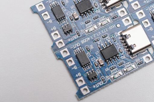 電子基板と表面実装部品のクローズアップ 基板,電子部品,回路の写真素材