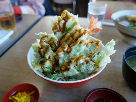 三原山　明日葉天ぷら丼の写真