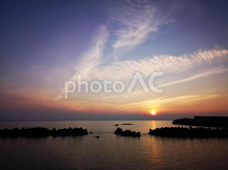 海と空の境界線 海,雲,夕暮れの写真素材