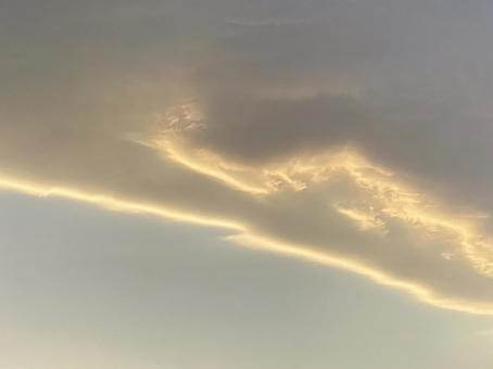 夕陽に染まる雲 夕陽に染まる雲の写真