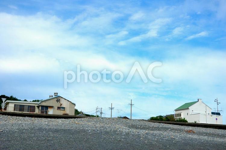 静岡市の里山　海岸の家 家,防波堤,砂の写真素材