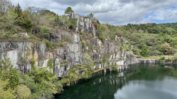 採石場風景 採石場風景 石切山脈,採石場,湖の写真素材