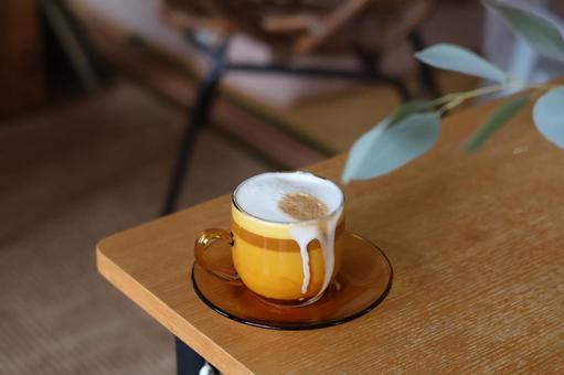 カフェラテとユーカリ カフェラテとユーカリの写真