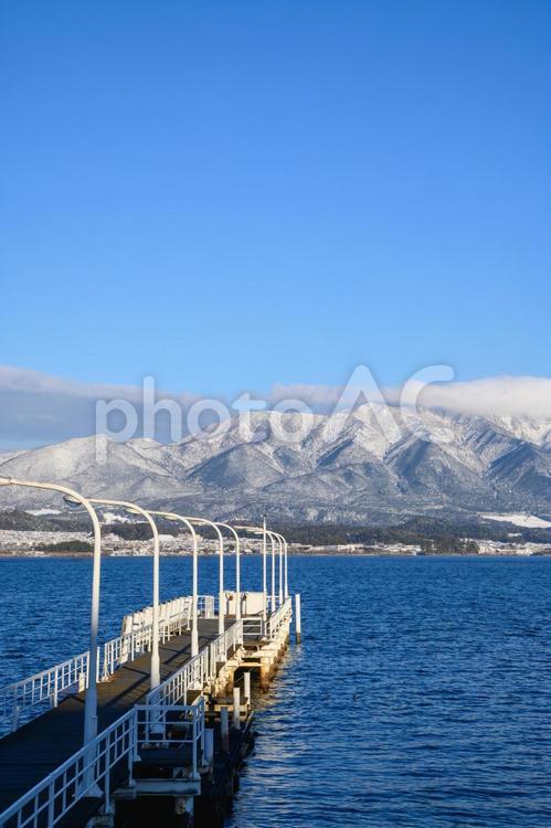 冬の蓬莱山 比叡山,琵琶湖,桟橋の写真素材