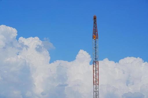 Midsummer sky and a huge crane, JPG Midsummer sky and a huge crane, JPG