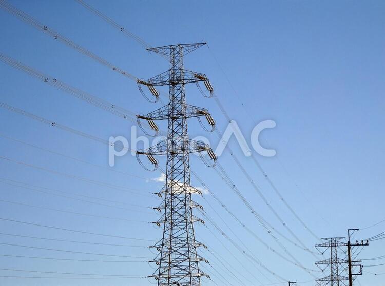 鉄塔がある風景 鉄塔,送電線,電線の写真素材