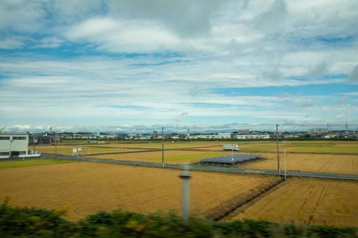 新幹線から撮影した田園風景 田んぼ,田園,車窓の写真素材